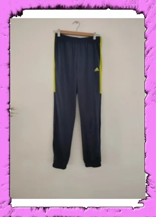 Pantalon survêtement Adidas bleu Marine et jaune, marke: adidas, zustand: Gut, größe: 14 Jahre / 164, 2,00 €, 2,80 € inklusive Vinted-Käuferschutz