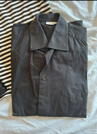 Camicia in cotone nero, usata, ma in buone condizioni è ancora utilizzabile, marque: Nero, état: Bon état, taille: 39 cm, 5,00 €, 5,95 € Protection acheteurs incluse