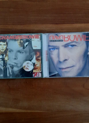 2 x CD David Bowie Black tie white noise en Changesbowie, état: Très bon état, 6,00 €, 7,00 € Protection acheteurs incluse
