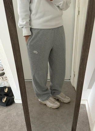 Jogging Nike Large Nike Gris, marke: Nike, zustand: Sehr gut, größe: M, 38,90 €, 41,55 € beinhaltet Vinted-Käuferschutz Pro