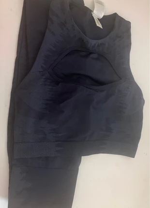 Ensemble gym shark, marque: Gymshark, état: Neuf sans étiquette, taille: M / 38 / 10, 50,00 €, 53,20 € Protection acheteurs incluse