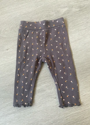 Legging bébé fille, marque: Kiabi, état: Très bon état, taille: 6-9 mois / 68 cm, 2,00 €, 2,80 € Protection acheteurs incluse