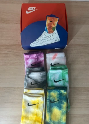 Boite lot de 6 paires de chaussettes haute coloré neuf en coton  Nike tie and dye, brand: Nike, condition: Good, size: One size, €18.00, €19.60 includes Buyer Protection