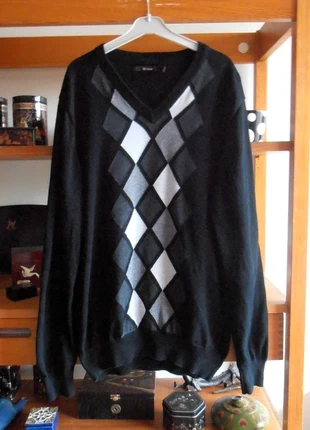 Pull noir homme, Brice, taille M, 100% coton, motif losanges, merk: Brice, staat: Heel goed, maat: M, € 6,00, € 7,00 inclusief Kopersbescherming