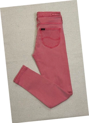 Jean slim rose Lee Scarlett W28 L33 🌸 Coupe ajustée féminine, marque: Lee, état: Très bon état, taille: M / 38 / 10, 19,99 €, 21,69 € Protection acheteurs incluse