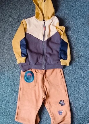 Ensemble jogger garçon Du Pareil Au Même 5 ans – chaud et confortable, brand: Du Pareil au Même, condizioni: Nuovo senza cartellino, taglia: 5 anni / 110 cm, €20.00, €21.70 include la Protezione acquisti