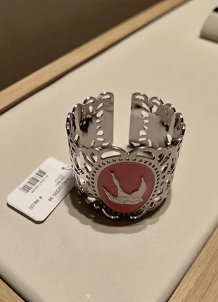 Zilverkleurige armband met zwaluw en hartjes - 48499, merk: Dolce Luna, staat: Nieuw met prijskaartje, € 6,00, € 7,00 inclusief Kopersbescherming Pro