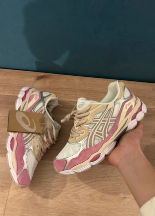 Asics gel-nyc rose, marca: Asics, estado: Novo com etiquetas, tamanho: 43, €70.00, €74.20 inclui Proteção do Comprador