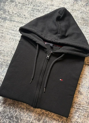 Pull à capuche Tommy Hilfiger – Noir – Taille S – Très bon état (8/10), marca: Tommy Hilfiger, estado: Muito bom, tamanho: S, €15.00, €16.45 inclui Proteção do Comprador