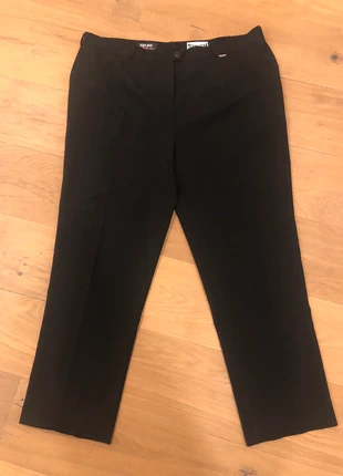 Chino broek dames zwart, merk: Sylbo, staat: Heel goed, maat: 5XL / 50 / 22, € 6,00, € 7,00 inclusief Kopersbescherming
