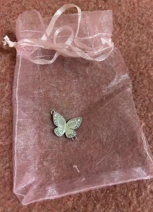 Pingente guess, marca: GUESS, estado: Muito bom, €15.00, €16.45 inclui Proteção do Comprador