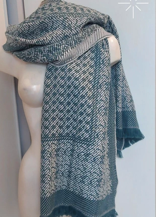 Écharpe verte et grise Avon, marque: AVON, état: Neuf sans étiquette, 5,00 €, 5,95 € Protection acheteurs incluse