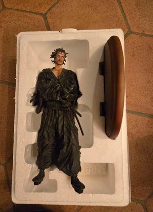 Figurine vagabond de square enix, brand: Square Enix, condizioni: Ottime, taglia: Taglia unica, €400.00, €420.70 include la Protezione acquisti