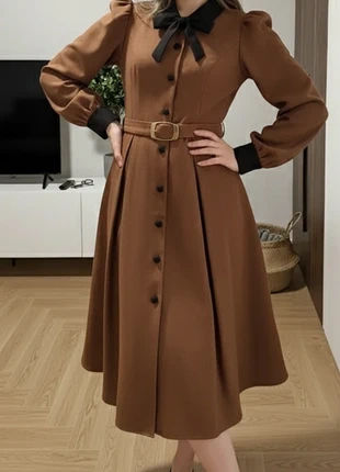 Robe vintage élégante marron col noir à nœud et ceinture chic Taille S, brand: VelvaChic Studio, condition: Very good, size: S / 36 / 8, €55.90, €59.40 includes Buyer Protection Pro