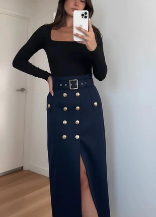 Jupe longue bleu marine à boutons dorés, taille haute avec ceinture chic Taille M, brand: Vintage Dressing, condizioni: Ottime, taglia: M / IT 42 / EU 38, €45.00, €47.95 include la Protezione acquisti Pro