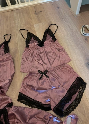 Luxe Roze Setje met Kant, maat s, merk: Hunkemöller, staat: Heel goed, maat: S / 36 / 8, € 12,50, € 13,83 inclusief Kopersbescherming