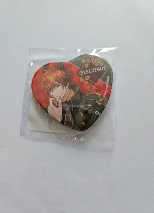 Badge/broche en coeur officiel Beelzebub Obey!me Alice version, marque: Goodies, état: Très bon état, 10,00 €, 11,20 € Protection acheteurs (Pro) incluse