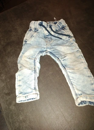 Jeans broek, merk: Zeeman, staat: Heel goed, maat: 9-12 maanden / 74 cm, € 2,00, € 2,80 inclusief Kopersbescherming
