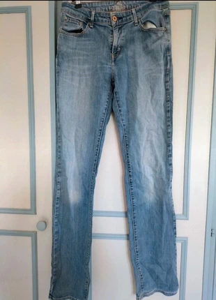 Levi's jean denim bleu clair demicurve, marca: Levi's, estado: Muito bom, tamanho: S / 36 / 8, €12.00, €13.30 inclui Proteção do Comprador