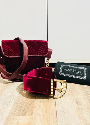Gianni Versace Couture 90s Velvet Bag + Belt Set Bordeaux Gold Pearl Archive Vintage, marque: Gianni Versace, état: Très bon état, 350,00 €, 368,20 € Protection acheteurs incluse