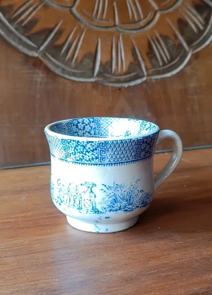Petite tasse ancienne en porcelaine vintage bleue et blanche motifs floraux Lunéville, marke: KG Luneville, zustand: Sehr gut, 14,00 €, 15,40 € inklusive Vinted-Käuferschutz