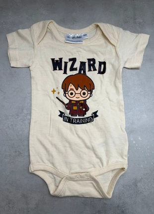 Harry Potter romper, merk: Harry Potter, staat: Nieuw zonder prijskaartje, maat: 3-6 maanden / 62 cm, € 5,50, € 6,48 inclusief Kopersbescherming