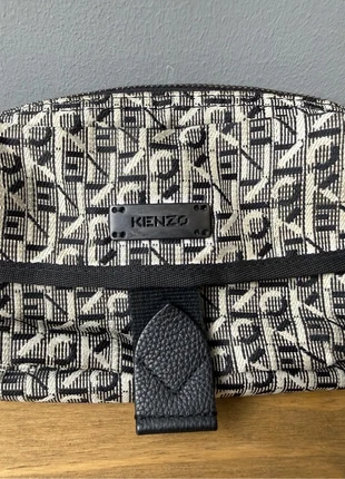 Sacoche Kenzo logo monogramme, marca: Kenzo, estado: Muito bom, €140.00, €147.70 inclui Proteção do Comprador