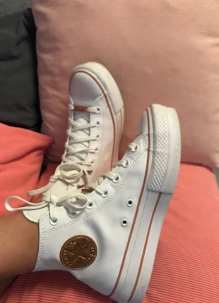 Tennis 👟 Converse blanche cuir véritable 39, brand: Converse, condition: Very good, size: 39, €50.00, €53.20 includes Buyer Protection