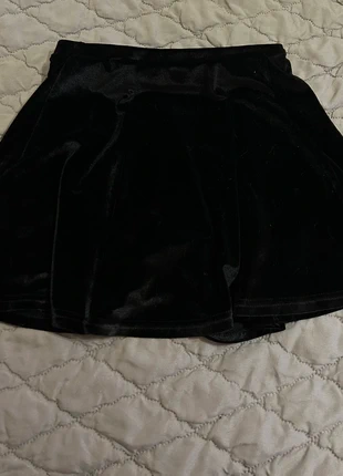 Mini jupe noire effet velour - taille S, marque: Pimkie, état: Très bon état, taille: S / 36 / 8, 3,00 €, 3,85 € Protection acheteurs incluse