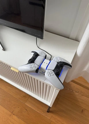 Chargeur manette PS5, marke: PlayStation, zustand: Neu, mit Etikett, 8,00 €, 9,10 € inklusive Vinted-Käuferschutz