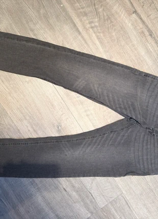 Nieuwe spijkerbroek maat 32-32, marca: Jack & Jones, estado: Novo com etiquetas, tamanho: PT 42 | W32, €20.00, €21.70 inclui Proteção do Comprador