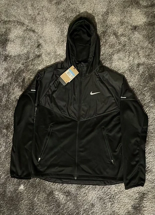 Veste Nike Sphere Miler Therma-Fit noir taille équivalent S neuf, marke: Nike, zustand: Neu, mit Etikett, größe: S, 50,00 €, 53,20 € inklusive Vinted-Käuferschutz