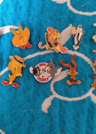 🐰 Colección de 15 pines Looney Tunes vintage (años 80)| Posibilidad de vender por separado 🐭, condizioni: Ottime, €35.00, €37.45 include la Protezione acquisti