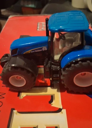 Petit new holland, marque: New Holland, état: Très bon état, taille: Taille unique, 15,00 €, 16,45 € Protection acheteurs incluse