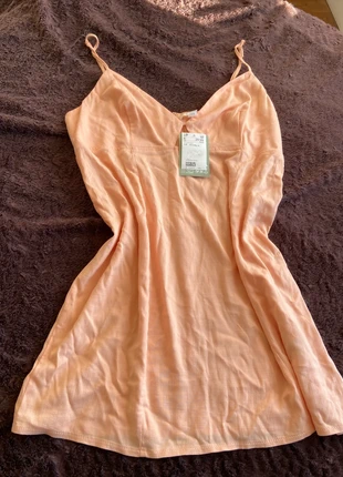 Robe couleur abricot H&M neuve L, brand: H&M, condizioni: Nuovo con cartellino, taglia: L / IT 44 / EU 40, €5.00, €5.95 include la Protezione acquisti