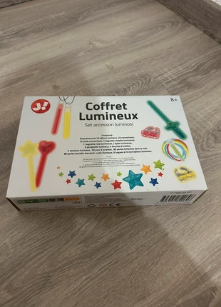 Coffret lumineux, marque: Lumineux, état: Bon état, taille: 8 ans / 128 cm, 5,00 €, 5,95 € Protection acheteurs incluse
