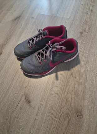 Buty damskie nike 39, marque: Nike, état: Satisfaisant, taille: 39, 8,00 €, 9,10 € Protection acheteurs incluse