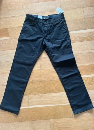 Pantalon chino neuf avec étiquette Commander regular fit taille 34/34, marque: Commander, état: Neuf avec étiquette, taille: L, 7,00 €, 8,05 € Protection acheteurs incluse