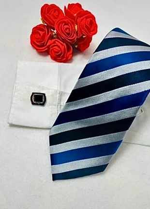 Cravate Devred - soie rayure bleu gris noir - 8 cm - très bon état, marque: Devred, état: Très bon état, 4,00 €, 4,90 € Protection acheteurs (Pro) incluse