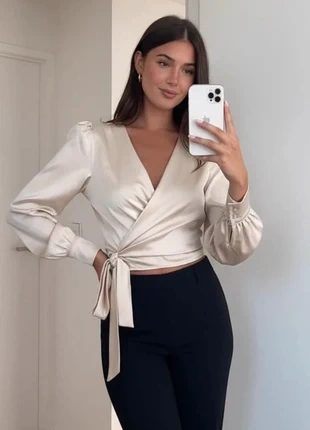 Top cache-cœur satiné beige à manches longues, élégant et féminin taille S, marque: Vintage Chic, état: Très bon état, taille: S / 36 / 8, 32,90 €, 35,25 € Protection acheteurs (Pro) incluse