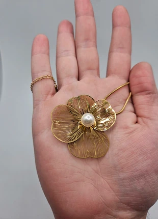 Stainless steel grote parel bloem ketting, merk: Boutiek, staat: Nieuw zonder prijskaartje, € 6,95, € 8,00 inclusief Kopersbescherming Pro