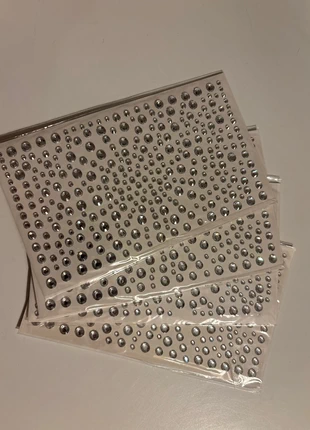 Lot de 4 plaquettes strass soirée, marque: Strass, état: Très bon état, 2,00 €, 2,80 € Protection acheteurs incluse