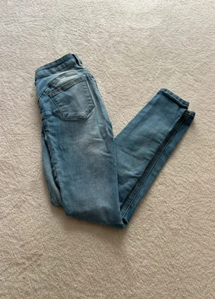Jeans skinny classique intemporel🩵 taille XXS mango, marque: Mango, état: Bon état, taille: XXS / 32 / 4, 6,00 €, 7,00 € Protection acheteurs incluse