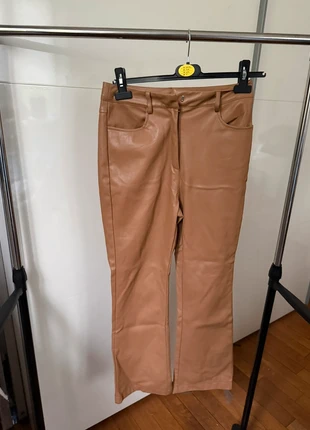 Pantalon marron en similicuir Primark, marke: Primark, zustand: Sehr gut, größe: S / 36 / 8, 4,00 €, 4,90 € inklusive Vinted-Käuferschutz