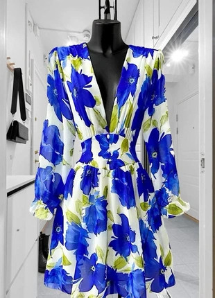 Robe imprimée bleue et blanche fleurie, marca: Boutique Italiana, estado: Muy bueno, tamaño: S / 36 / 8, 33,00 €, 35,35 € Protección al comprador Pro incluida