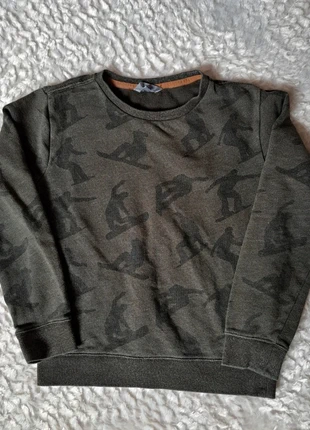 Pull kaki JBC - taille 146cm - motif snowboard - automne hiver - molletonné, marque: JBC, état: Très bon état, taille: 11 ans / 146 cm, 6,00 €, 7,00 € Protection acheteurs incluse