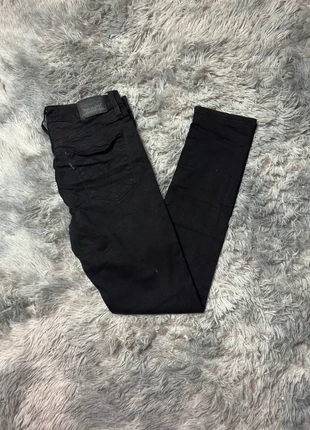 Jean Levi's 311 Shaping Skinny Noir W28 L30 Femme/Women JEA186, marque: Levi's, état: Très bon état, taille: M / 38 / 10, 22,00 €, 23,80 € Protection acheteurs (Pro) incluse