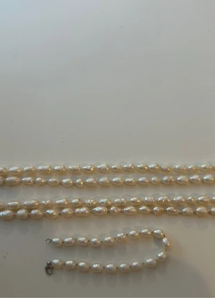 Parelketting en armband, merk: Vintage Chic, staat: Heel goed, € 15,00, € 16,45 inclusief Kopersbescherming