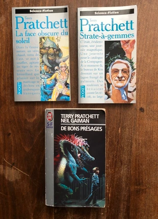 Terry Pratchett lot 3 romans, la face obscure du soleil & strate-à-gemmes, de bons présages, condition: Good, €7.00, €8.05 includes Buyer Protection Pro