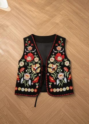 Gilet Noir Brodé Fleurs Colorées Bohème Folk Vintage Ethnique, brand: Vintage Dressing, condition: Very good, size: S / 36 / 8, €42.99, €45.84 includes Buyer Protection